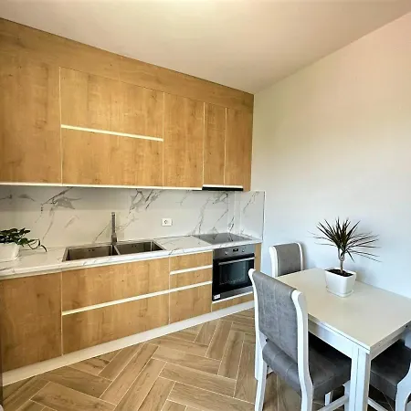 Trea - Despacito Aulona Park Apartament *